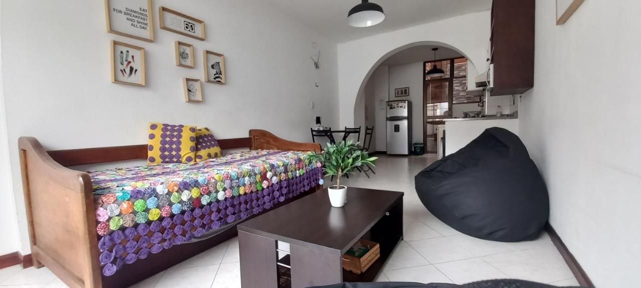 Apto Idoneo Para Descansar Muy Central En El Poblado Appartement Medellín Buitenkant foto